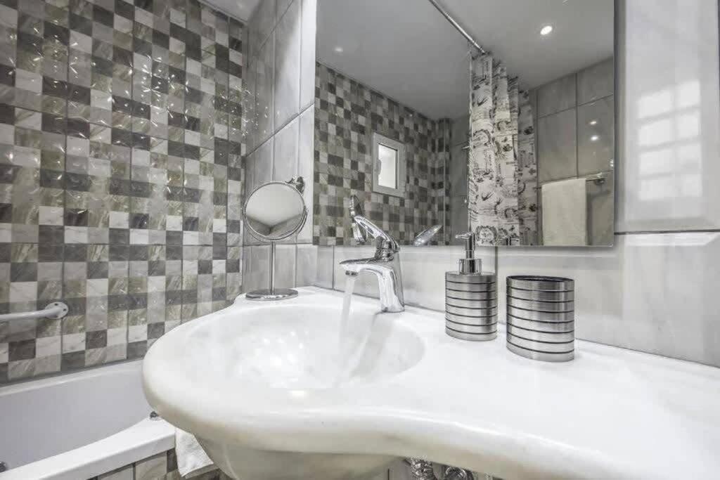 הוילה אתונה Modern Fully-Equipped House, 5 Min Walk From Metro מראה חיצוני תמונה